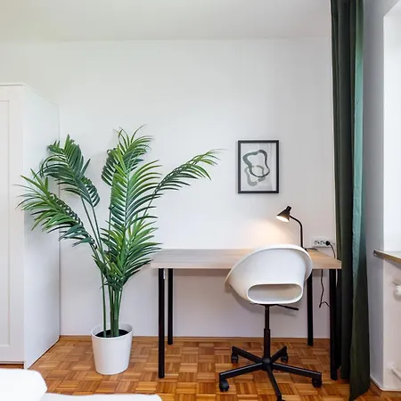 Apartment Hideaway, Ruhige Mit Balkon