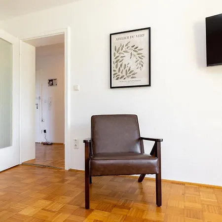 Hideaway, Ruhige Mit Balkon Lägenhet